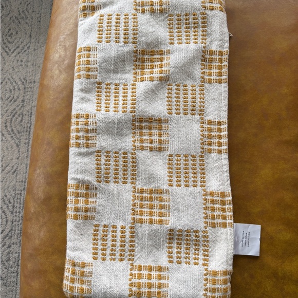 Schoolhouse White and Gold Checkered Pillow Case